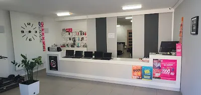 KOM - CENTER SERWIS TELEFONÓW SERWIS KOMPUTERÓW SERWIS IPHONE